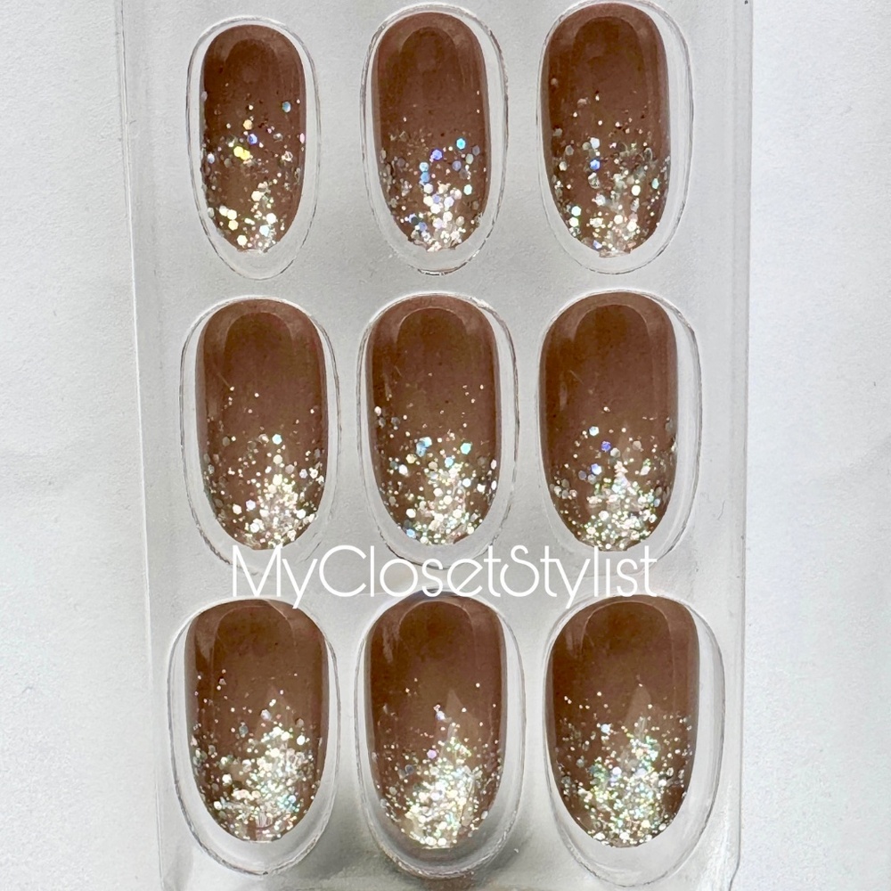 Kiss Fashion Glitter Nails Crystals 24 nails NEW! in package! & instructions Med